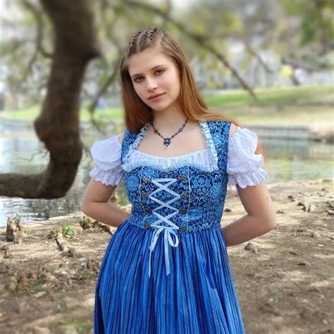 dirndl teenager